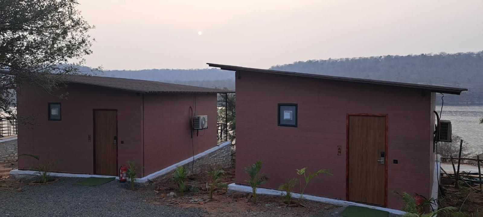 Hotel Gandhisagar Forest Retreat à Gurla Extérieur photo