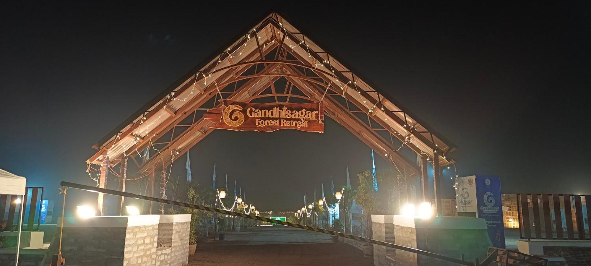 Hotel Gandhisagar Forest Retreat à Gurla Extérieur photo