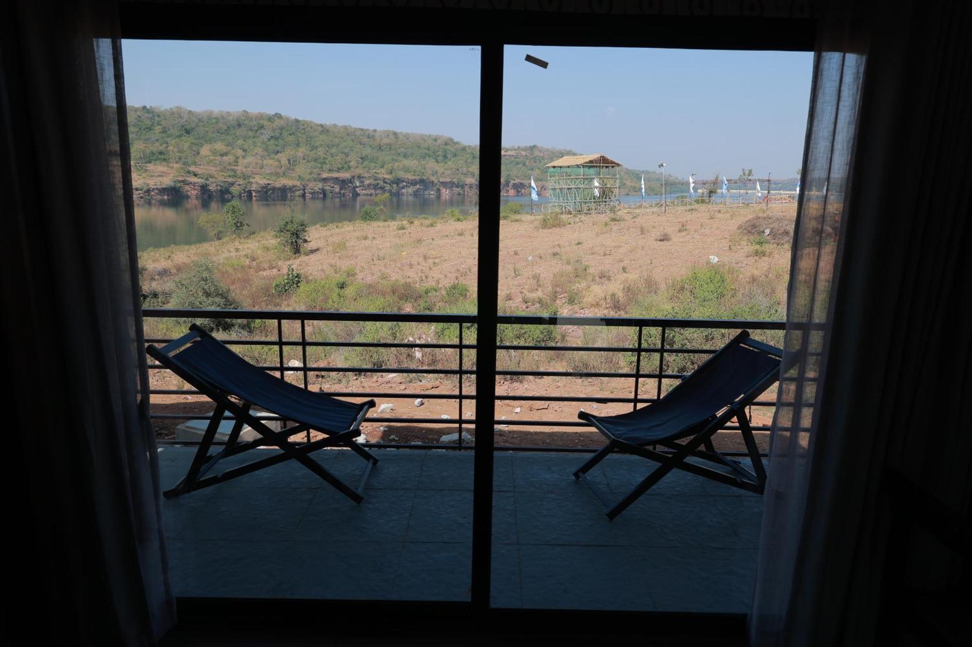 Hotel Gandhisagar Forest Retreat à Gurla Extérieur photo